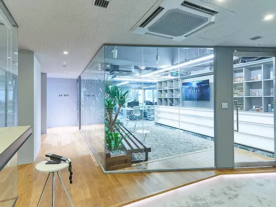 日本発のコスメブランドで、さらなる展開を見据え続ける”ACRO”