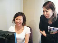 まずは綺麗なオフィスで研修を受けて頂きます。頼りになる先輩社員がしっかりあなたをサポート。