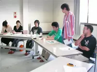 年に1度行われる研修のひとコマ。勉強中はみんな真剣です。（研修後はみんなでバーベキューをしました★）