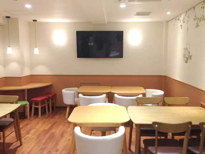 埼玉本社の休憩室。コーヒー、ジュース、お茶などすべて無料です♪