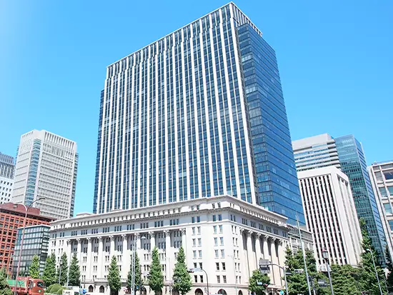 東京メトロ千代田線「二重橋前（丸の内）駅」から直結！