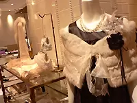 店内に入った瞬間、お客様のテンションが上がる様な店づくりを目指しています。