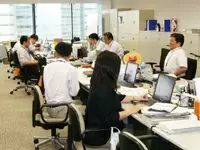 18階のオフィス☆100名の社員が皆同じフロアなので、とってもアットホーム！