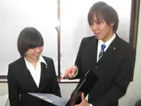 平均年齢20代の元気な会社。一流商材を扱っています