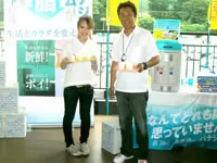 試飲キャンペーンの様子☆いろんなお客様とのコミュニケーションを楽しみましょう♪