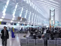 たくさんのお客様を運ぶ飛行機の安全を守る使命を担っています。