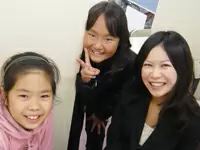 毎日生徒に囲まれて、にぎやかな雰囲気です★