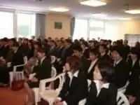 毎年、新人の辞令交付式を大島にて行っております。