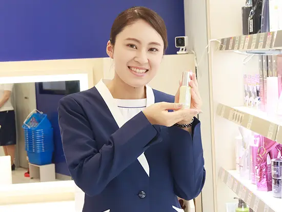 若い方から年配の方まで、幅広いお客様へ多彩なアイテムをご提案できます。
