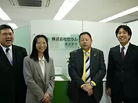 あなたをサポートする研修講師と東京支店のメンバー！