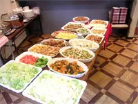 栄養不足なんて心配無用！社員食堂では野菜たっぷりのおいしいご飯がなんと1食350円で食べられます。