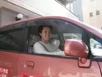 ▲雨の日や離れたエリアには社用車で移動します。