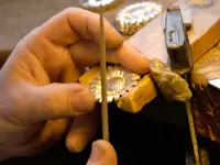 ひとつひとつ丁寧に、ハンドメイドで仕上げていきます
