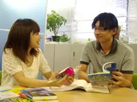 本社の営業担当者と打ち合わせ。良きアドバイスをくれる強い味方です。