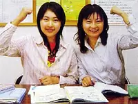 一人ひとりの生徒と真剣に向き合うから、休憩時間には勉強以外の話も色々していますよ。