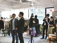 展示会の様子。ショールームには多くのメーカー関係者が訪れます。