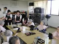 先日、資生堂さんの企画でメイクアップレッスンを行いました★イキイキしたおばあちゃんの顔が印象的です！