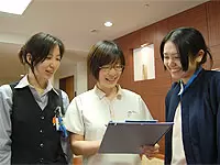 入居者の70％が女性。女性スタッフも半数以上を占めており、子どもがいる方でも働きやすい環境です。