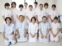 当院の看護部のメンバー。一人では看護することができないため、自然と仲間意識が育まれます。