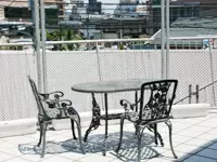 天気がいい日にはバルコニーに出て、お話をします。あさがおなどもここで育てていますよ。
