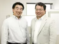 左：取締役 鹿島／右：代表取締役社長 山下