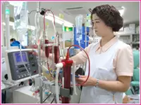 仕事中の一コマ。1時間に一度機器のチェックを行います
