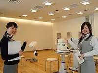 こちらが検査ルーム。天井も高くて、快適な空間で働けます。