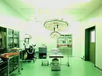 オペ室をはじめ、院内には最新の設備を整え、患者さんをケアしています