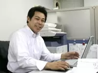 中古オフィス家具を扱って10年以上のキャリアを持つ代表の小宮 「ぜひ、面接でお会いしましょう！」