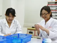 業務中も協力。チームワークは抜群です。