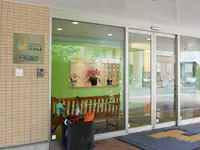 介護老人保健施設の入り口。2005年5月にオープンしたキレイな施設です。
