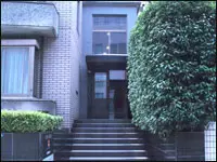 こちらがオフィス入り口です。どうぞいらっしゃいませ