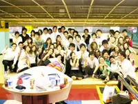 ボーリング大会の様子です。社内は20代のメンバーが多いので、遊びも真剣に盛り上がります！
