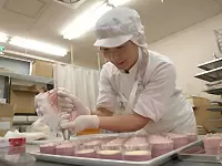 製造スタッフはほとんどが女性！オーナーのモノづくりへのポリシーに共鳴したスタッフ達が頑張っています。