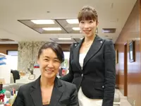 先輩2人。一緒に秘書業務を楽しみましょう。