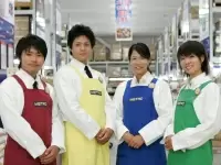 食材のご案内は、一緒に働く仲間が担当。女性も多数活躍中★
