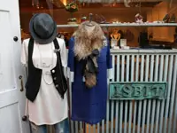 代官山店の店頭写真。入社すぐでもあなたの意見を活かしてレイアウトすることができます！