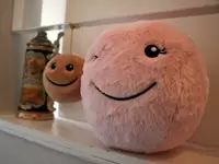 オリジナルキャラクターのノベルティグッズ。展示会などでお客様にプレゼントしています。
