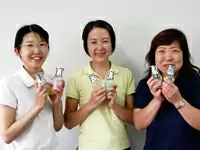 私たちは入浴介助や清拭にアロマテラピーを取り入れています。利用者さまに好評を博している治療法です！