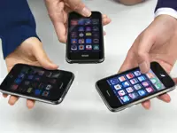 入社時には、社内外でのコミュニケーションツールとして、iPhoneを支給します！