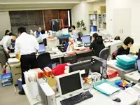 社内の様子です。部署間の交流も盛んで皆仲が良いんですよ！