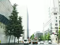 現在進行中の丸の内界隈の建物解体作業にも、当社の製品が活躍しています。