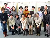 野鳥や自然の保護に関心がある女性が数多く活躍中。幅広い年代が自由に意見を交換できる職場です。