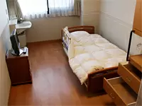 ショートステイでご利用されるお部屋は常に清潔に。毎日色んな方との出会いがここから生まれています。