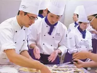 『新しい時代に即応し、食の世界をトータルに考えられる人材』を育成