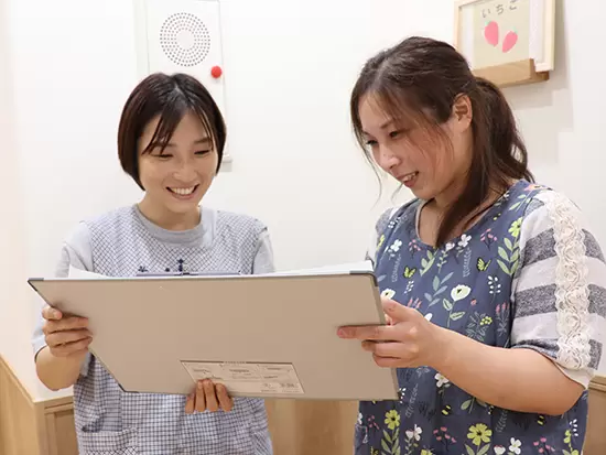 役職に関係なくスタッフ同士意見を出し合いながら業務を進めています！