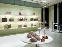 全国各地に57店舗のアンテプリマ直営店を展開しています。