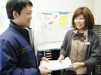 営業も事務職もみんな仲が良く、いつも協力し合っています。