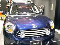 デザインやフォルムが女性に大人気のMINI。