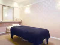 患者様がリラックスして施術が受けられるよう、内装にもこだわっています。